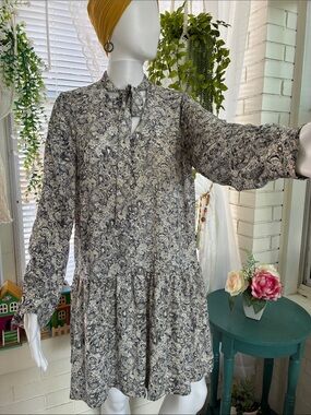 Lila Rose Black & White Paisley Tie-Neck Long Sleeve Dress
